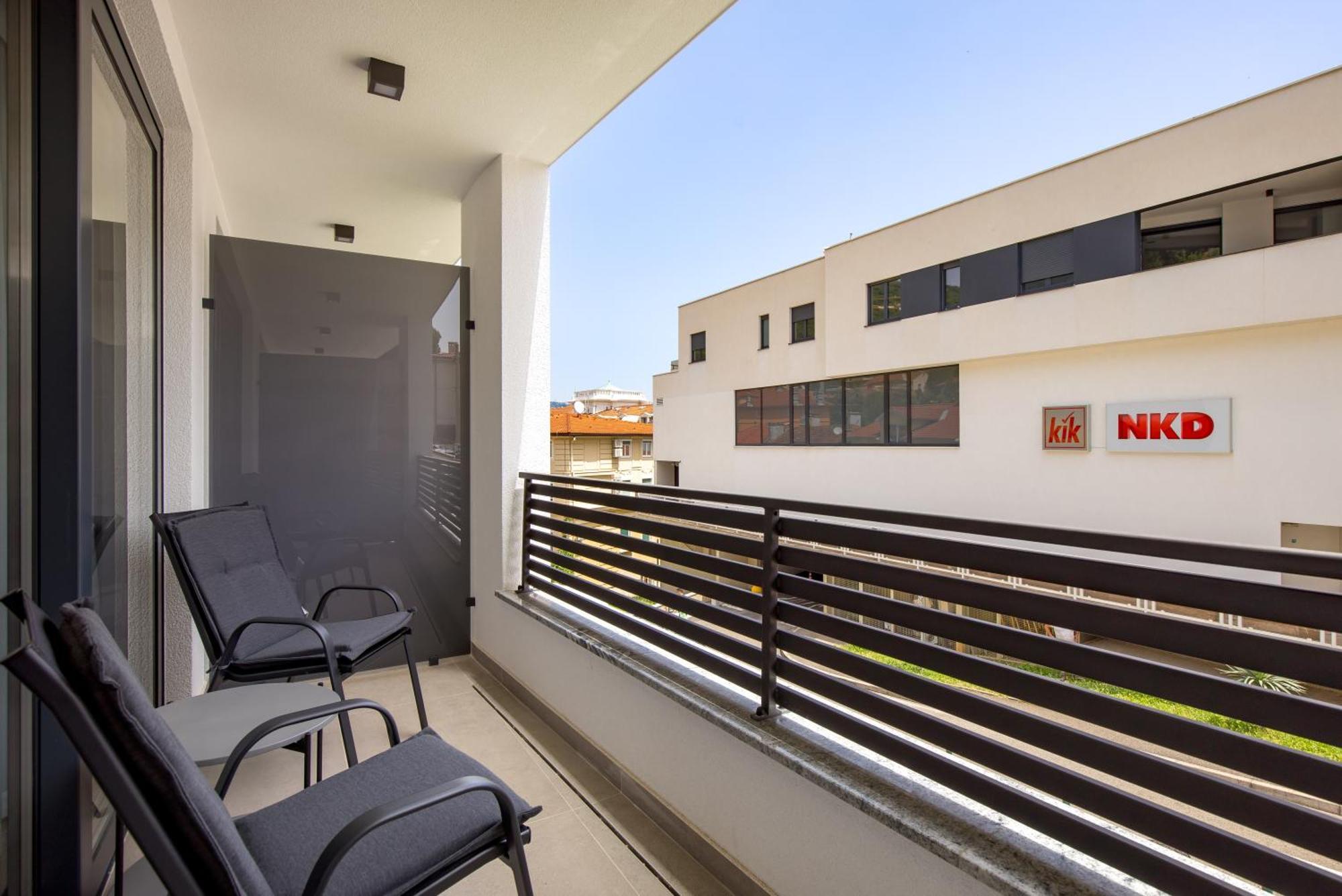 Belinda Apartments With Balcony Опатия Екстериор снимка