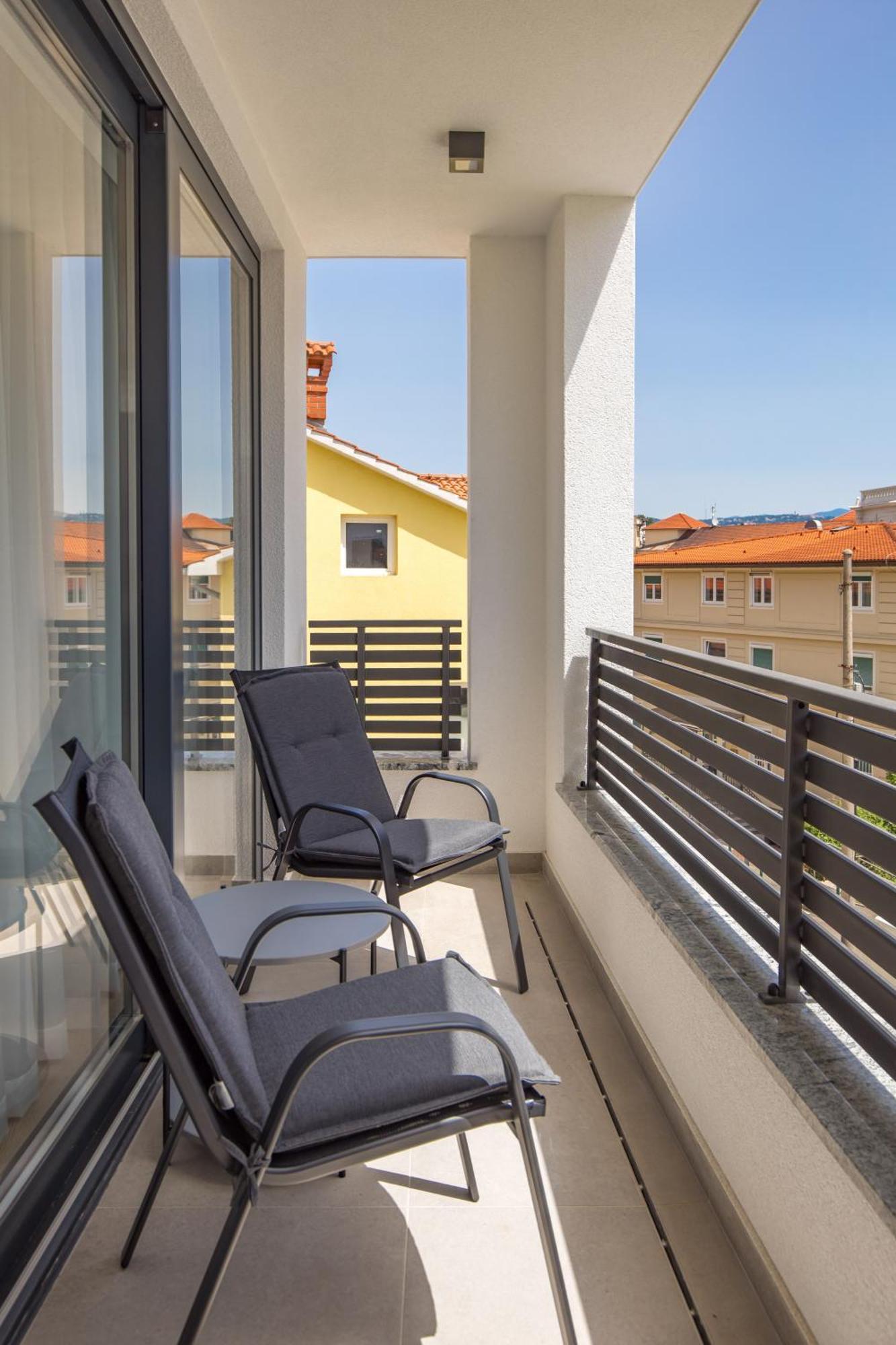 Belinda Apartments With Balcony Опатия Екстериор снимка