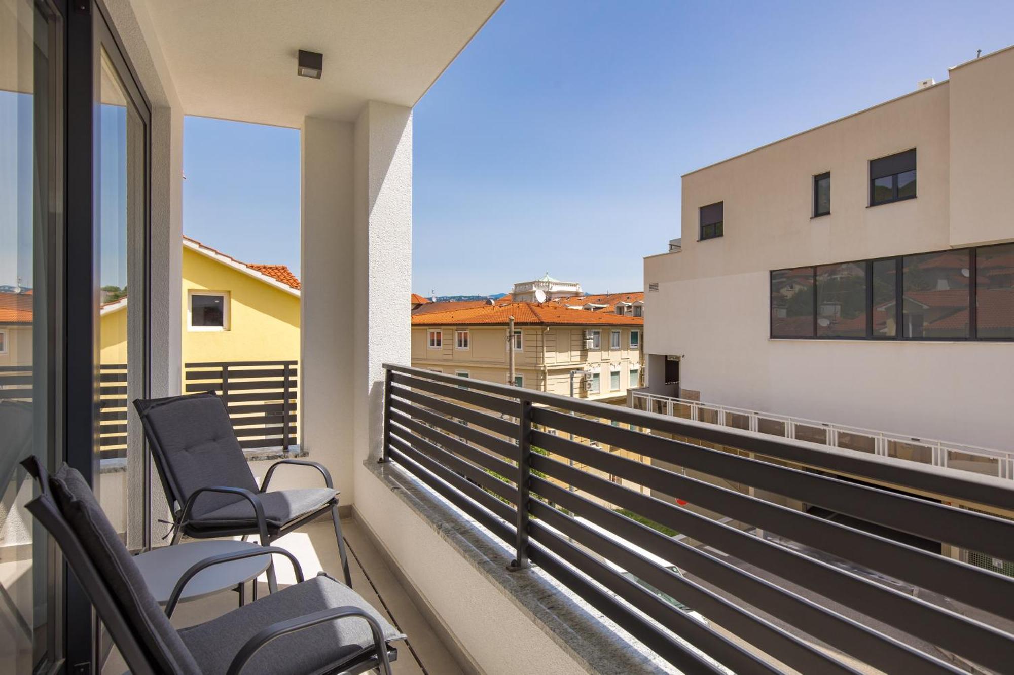 Belinda Apartments With Balcony Опатия Екстериор снимка