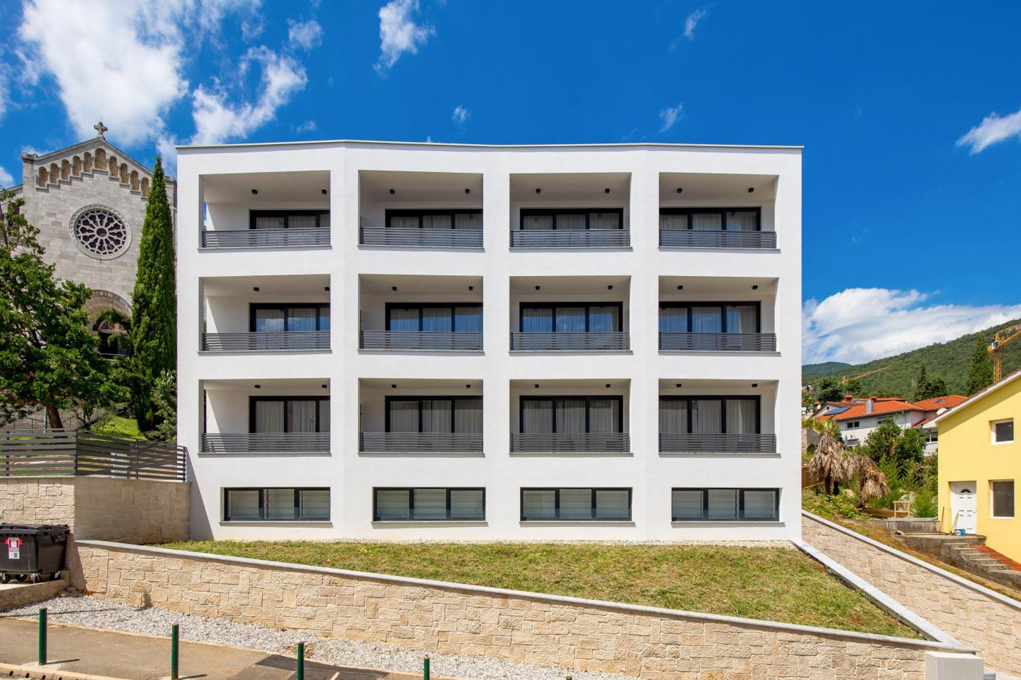 Belinda Apartments With Balcony Опатия Екстериор снимка